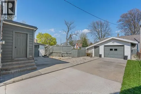 28 Albert Street Leamington ON N8H 3J8