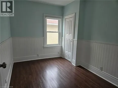 4 Haig Street St. Catharines ON L2R 6K5