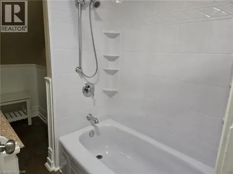 4 Haig Street St. Catharines ON L2R 6K5