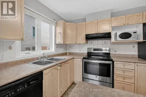 33 Rialto Way Ottawa ON K1T 4B3