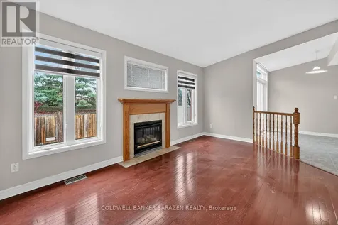 33 Rialto Way Ottawa ON K1T 4B3