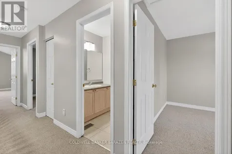 33 Rialto Way Ottawa ON K1T 4B3