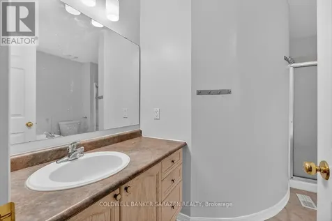 33 Rialto Way Ottawa ON K1T 4B3