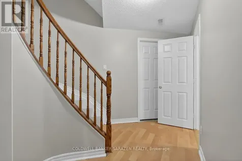 33 Rialto Way Ottawa ON K1T 4B3