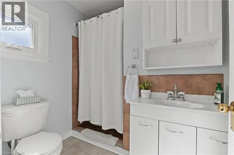 25 Mckinstry Street Hamilton ON L8L 6C2