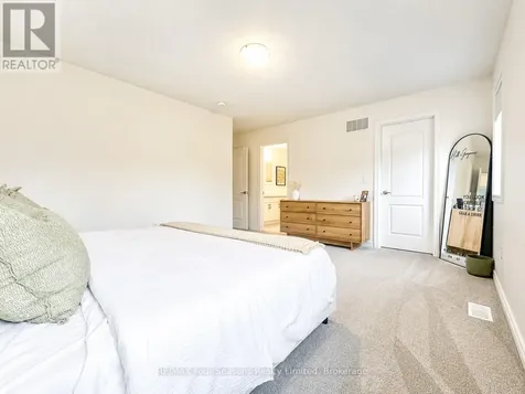 26 Shipley Avenue Collingwood ON L9Y 5M7