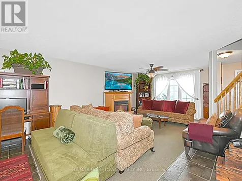 16 Regency Place Brockville ON K6V 7M5