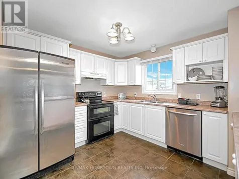 16 Regency Place Brockville ON K6V 7M5