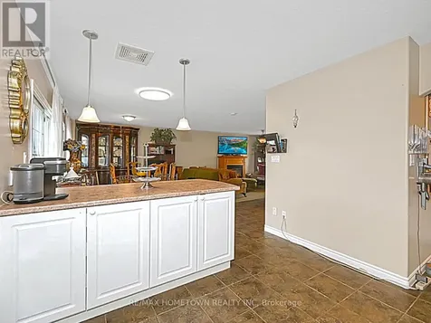 16 Regency Place Brockville ON K6V 7M5