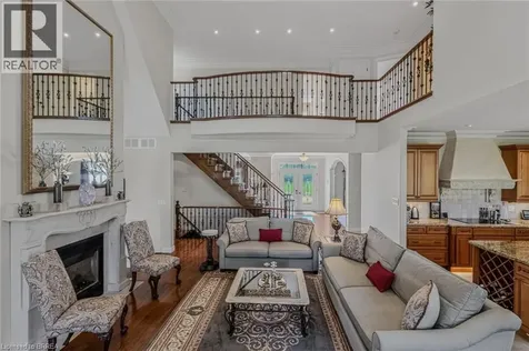 9 Rue Chateaux Terrace Brantford ON N3T 6N7