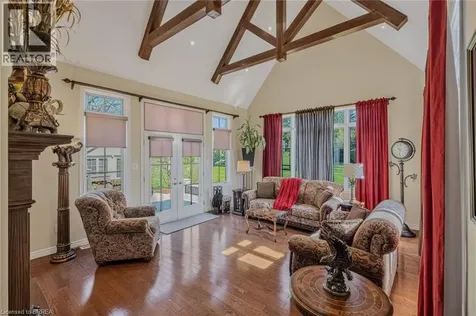 9 Rue Chateaux Terrace Brantford ON N3T 6N7