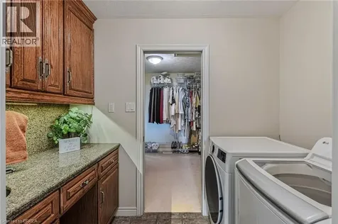 9 Rue Chateaux Terrace Brantford ON N3T 6N7