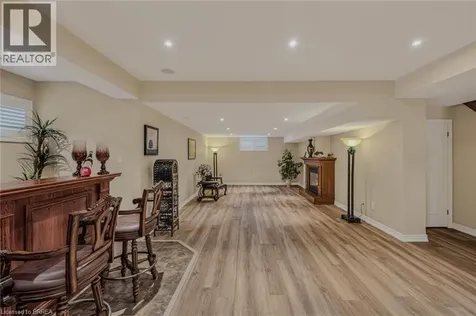 9 Rue Chateaux Terrace Brantford ON N3T 6N7