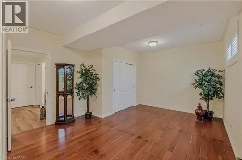 9 Rue Chateaux Terrace Brantford ON N3T 6N7