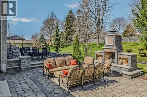 9 Rue Chateaux Terrace Brantford ON N3T 6N7