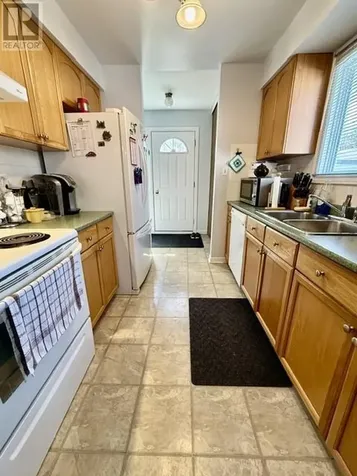 38 Ottawa Avenue Elliot Lake ON P5A 2P1