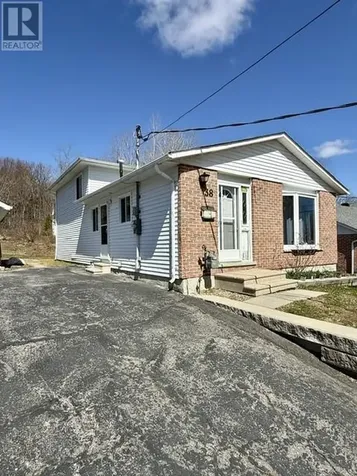 38 Ottawa Avenue Elliot Lake ON P5A 2P1