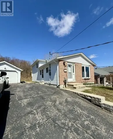 38 Ottawa Avenue Elliot Lake ON P5A 2P1