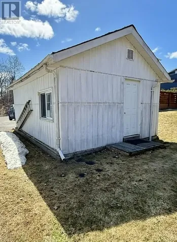 38 Ottawa Avenue Elliot Lake ON P5A 2P1