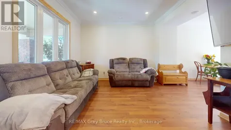 937 4th Avenue East Owen Sound ON N4K 2N9