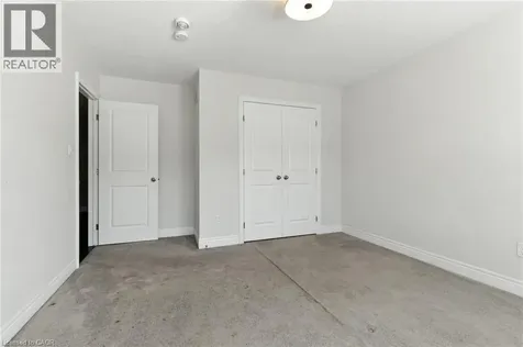 43 Riesling Court Hamilton ON L8G 0B4