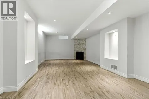 43 Riesling Court Hamilton ON L8G 0B4