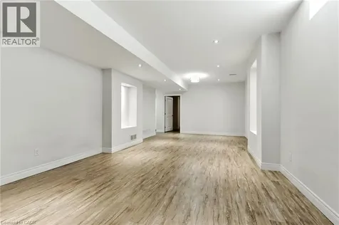 43 Riesling Court Hamilton ON L8G 0B4