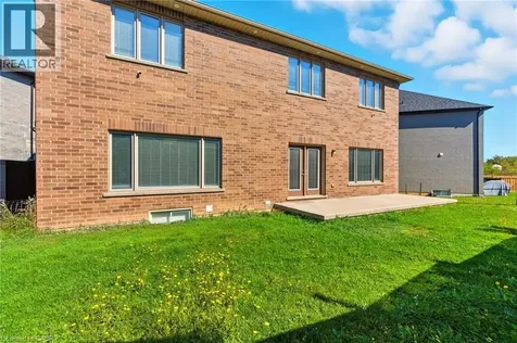 43 Riesling Court Hamilton ON L8G 0B4