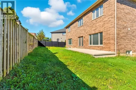 43 Riesling Court Hamilton ON L8G 0B4