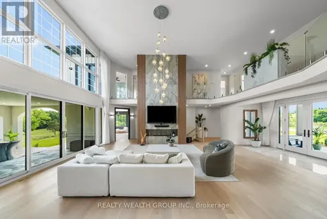 105 Franklin Crescent Whitby ON L0B 1A0