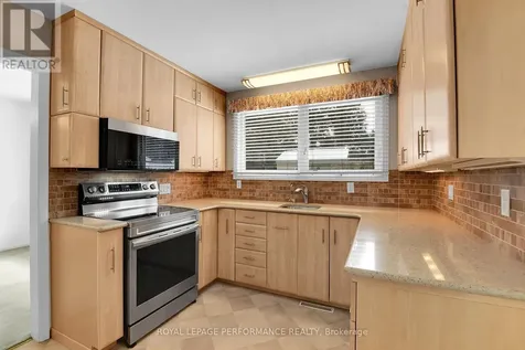 2166 Bickerton Avenue Ottawa ON K1J 6Y3