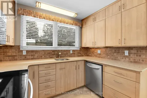 2166 Bickerton Avenue Ottawa ON K1J 6Y3