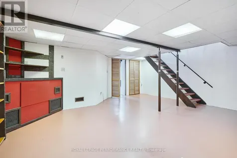 2166 Bickerton Avenue Ottawa ON K1J 6Y3