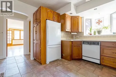 157 Longwood Road North Hamilton ON L8S 3V8