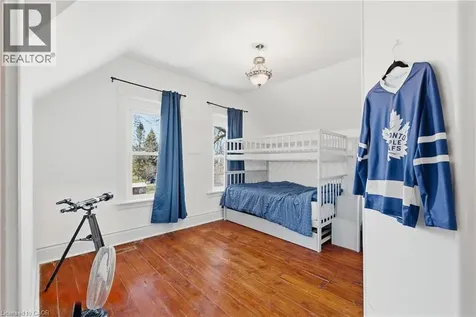 17 Allan Street West Clifford ON N0G 1M0