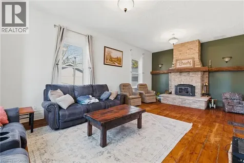 17 Allan Street West Clifford ON N0G 1M0