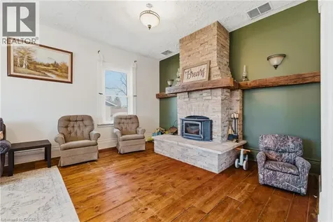 17 Allan Street West Clifford ON N0G 1M0