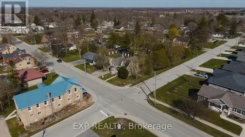 17 Allan Street West Minto ON N0G 1M0