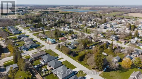 17 Allan Street West Minto ON N0G 1M0