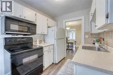 1422 Wyandotte Street West Windsor ON N9B 1H4