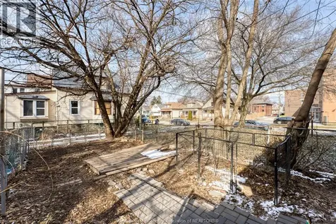 1422 Wyandotte Street West Windsor ON N9B 1H4