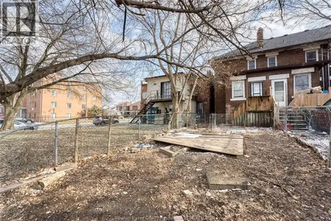 1422 Wyandotte Street West Windsor ON N9B 1H4