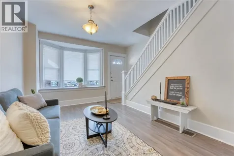 1422 Wyandotte Street West Windsor ON N9B 1H4