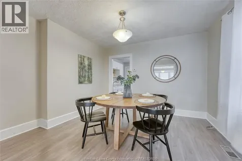 1422 Wyandotte Street West Windsor ON N9B 1H4