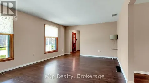 251 4th Avenue Hanover ON N4N 2B6