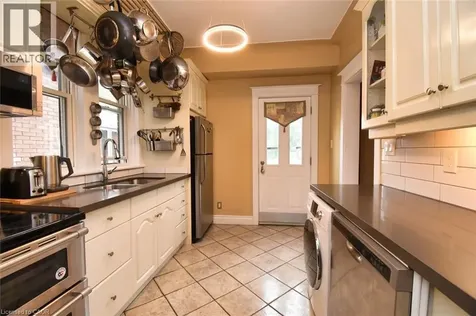 522 Aberdeen Avenue Hamilton ON L8P 2S2