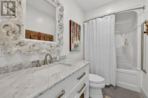 29 St. Clair Street Collingwood ON L9Y 5N5
