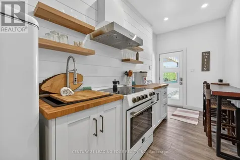 29 St. Clair Street Collingwood ON L9Y 5N5