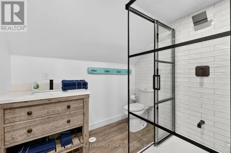 29 St. Clair Street Collingwood ON L9Y 5N5