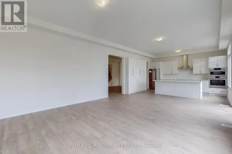 105 Halldorson Avenue Aurora ON L4G 7B6